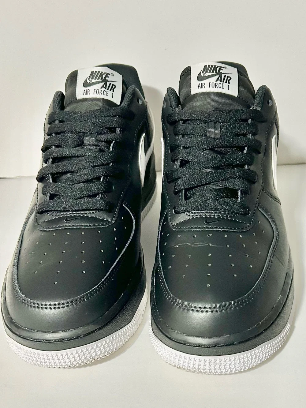 Nike Air Force 1 Low - Black with White Sole